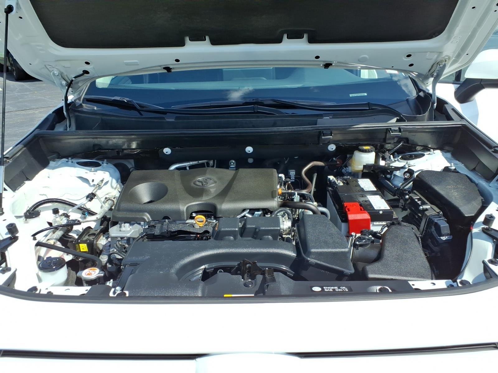 Used 2025 Ice Cap Toyota XLE image 28