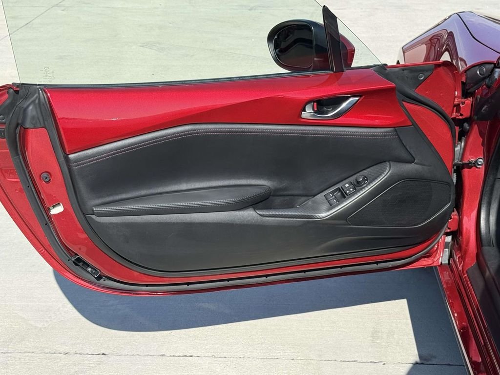 Used 2017 Red Mazda Grand Touring image 24