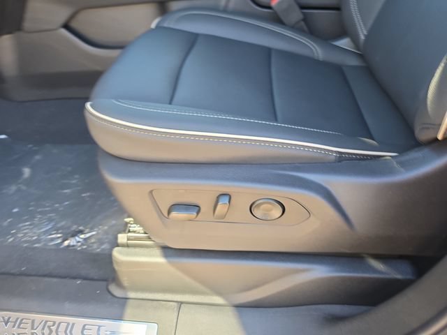 2026 Chevrolet Suburban Premier - Photo 17