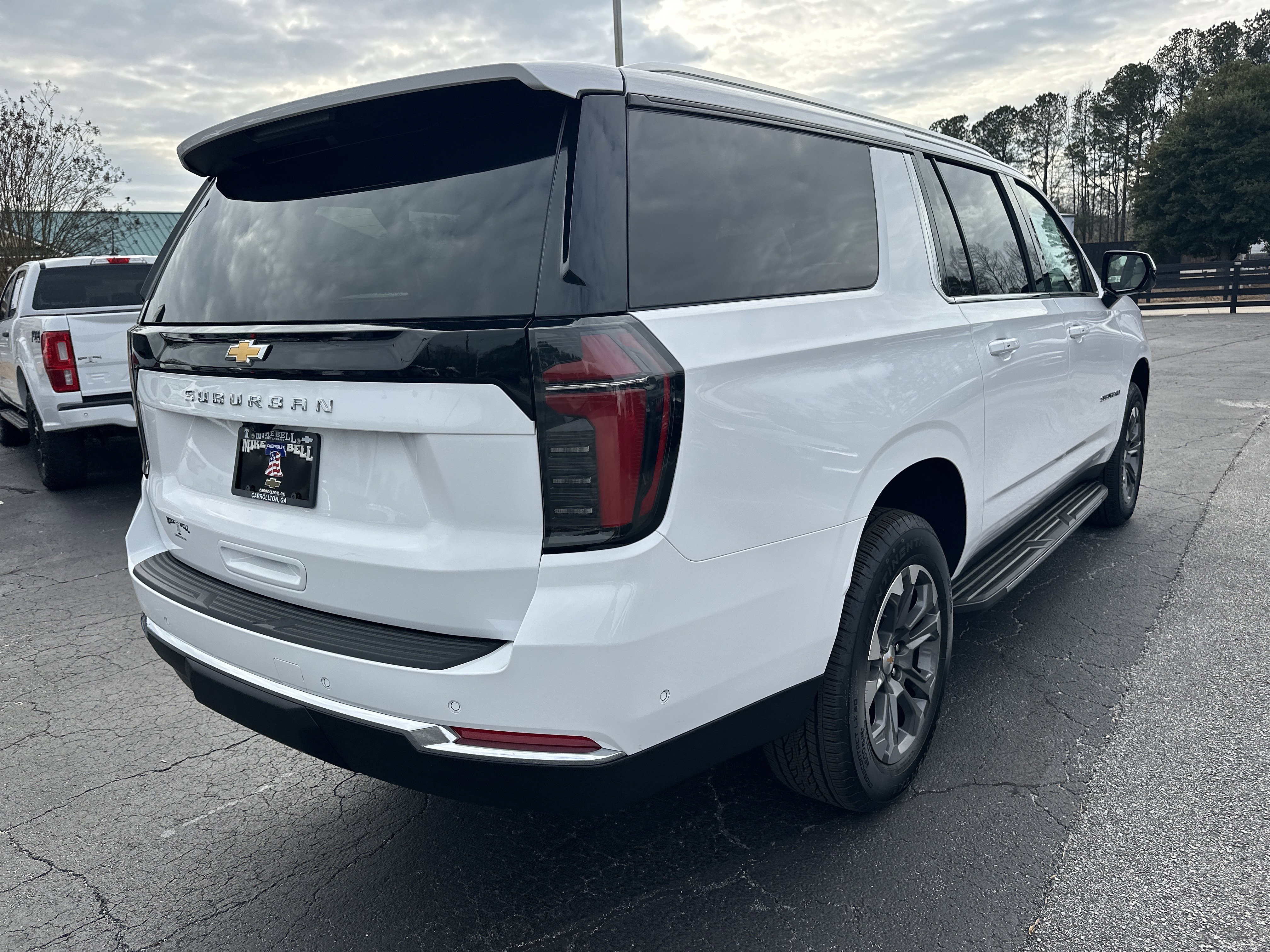 2026 Chevrolet Suburban LS - Photo 8