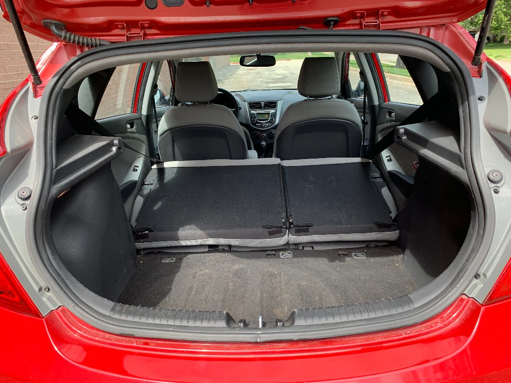 Used 2013 Boston Red Metallic Hyundai GS image 16