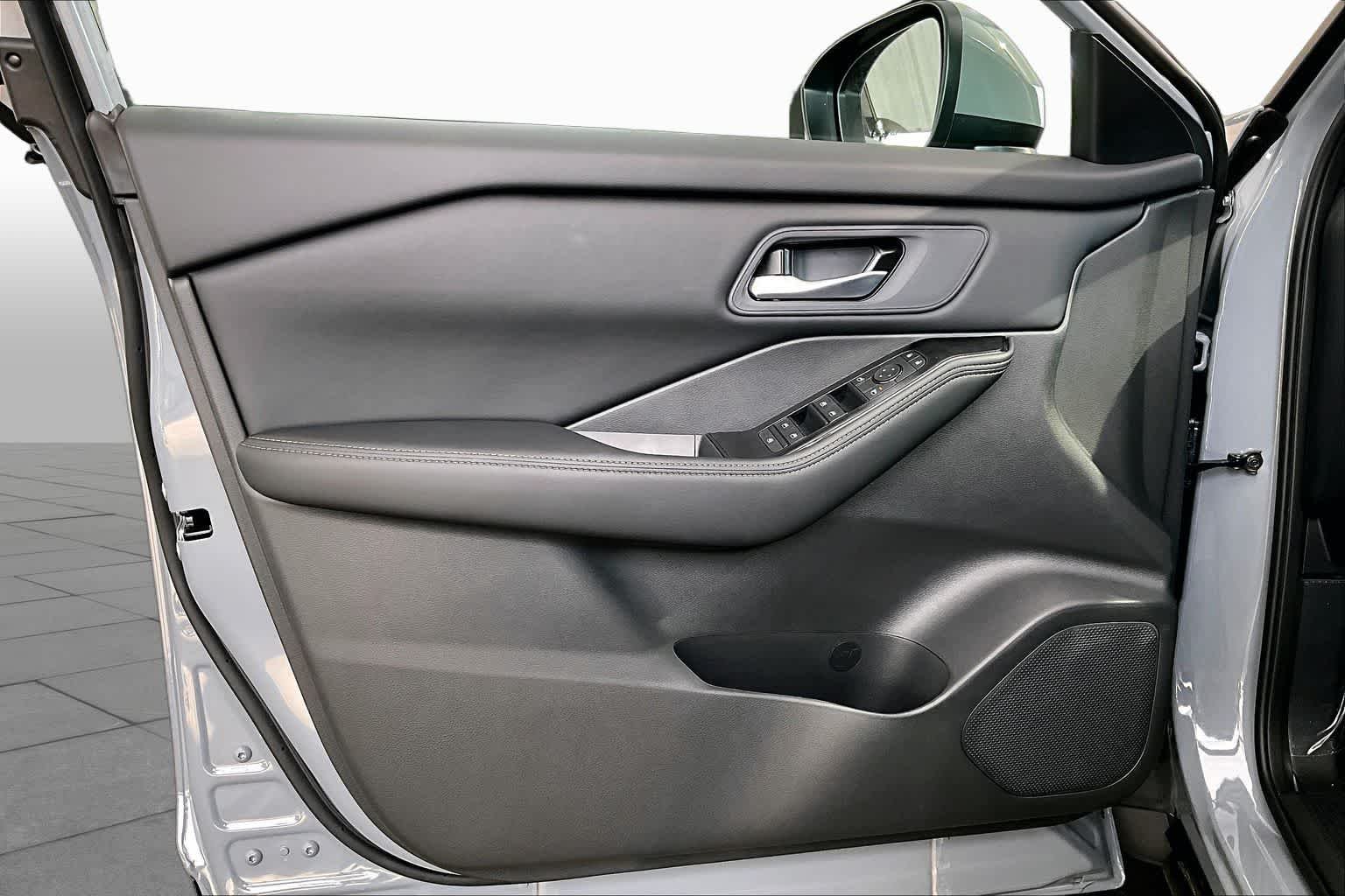 New 2026 Boulder Gray Pearl Nissan SV image 13