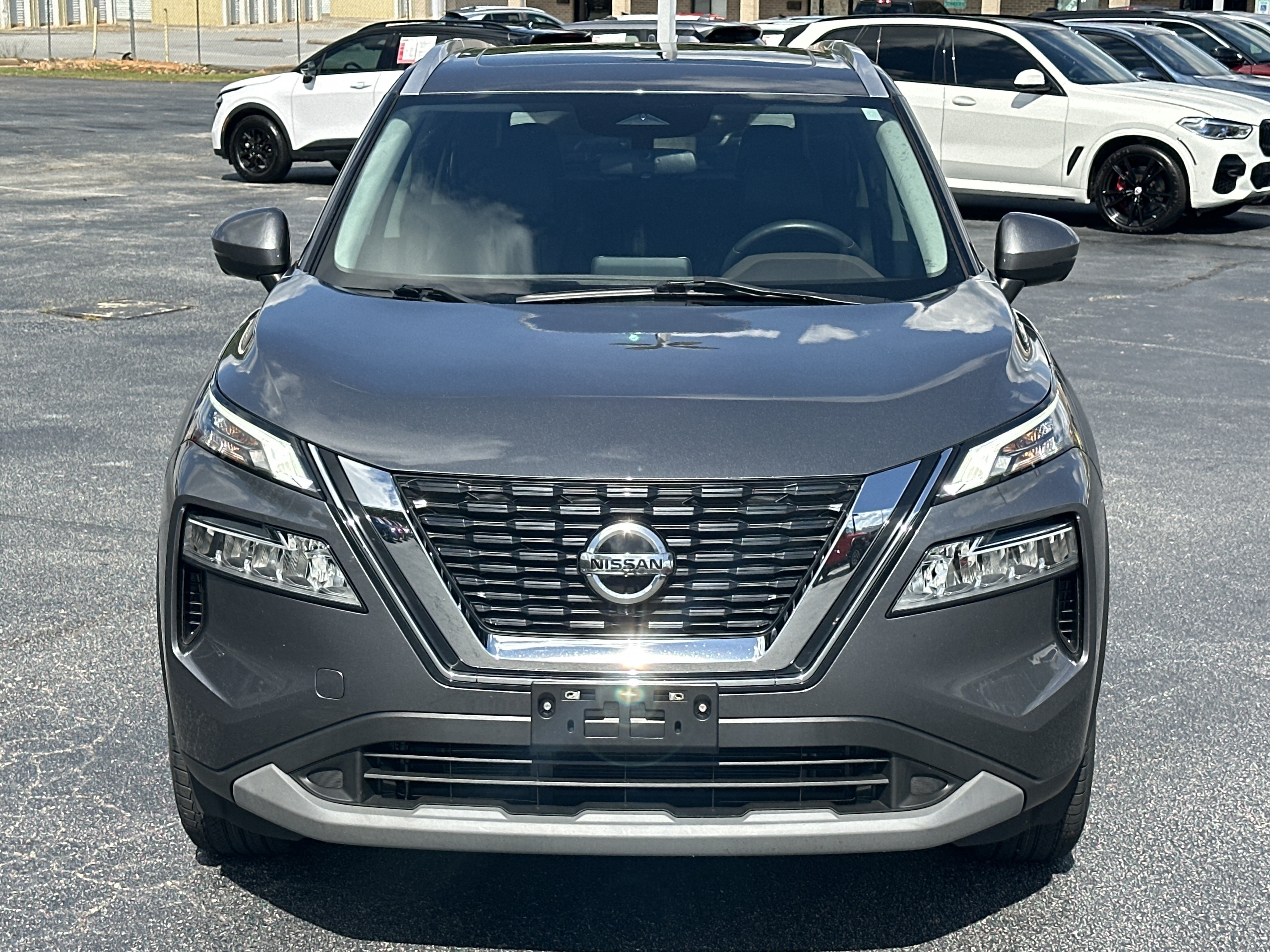 Used 2021 Gun Metallic Nissan SV image 2