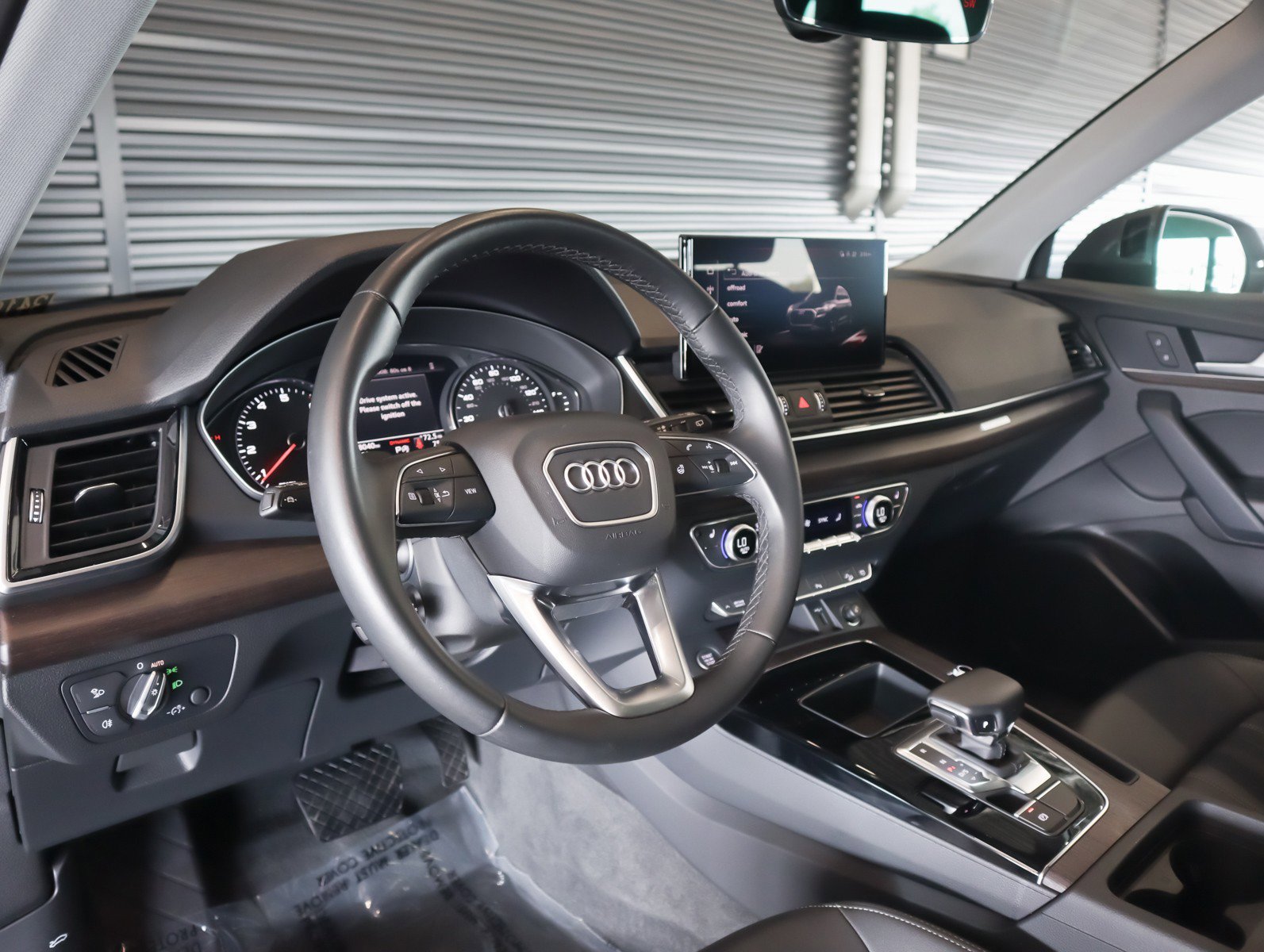 Used 2023 Daytona Gray Pearl Effect Audi S line Premium image 17