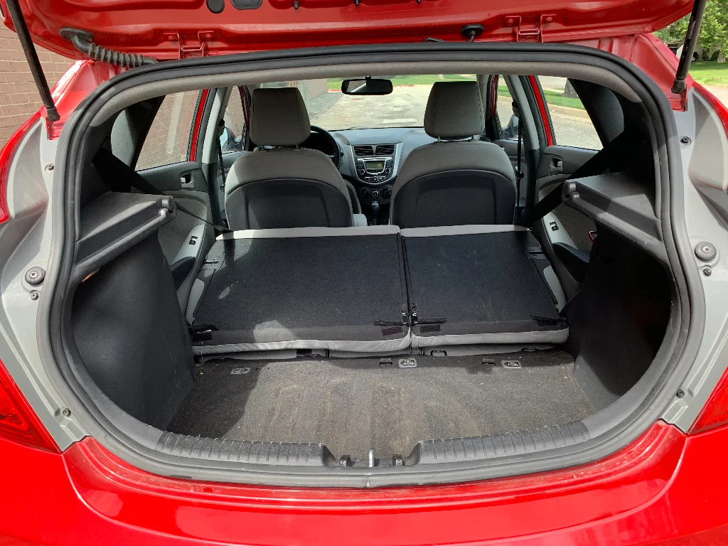 Used 2013 Boston Red Metallic Hyundai GS image 16