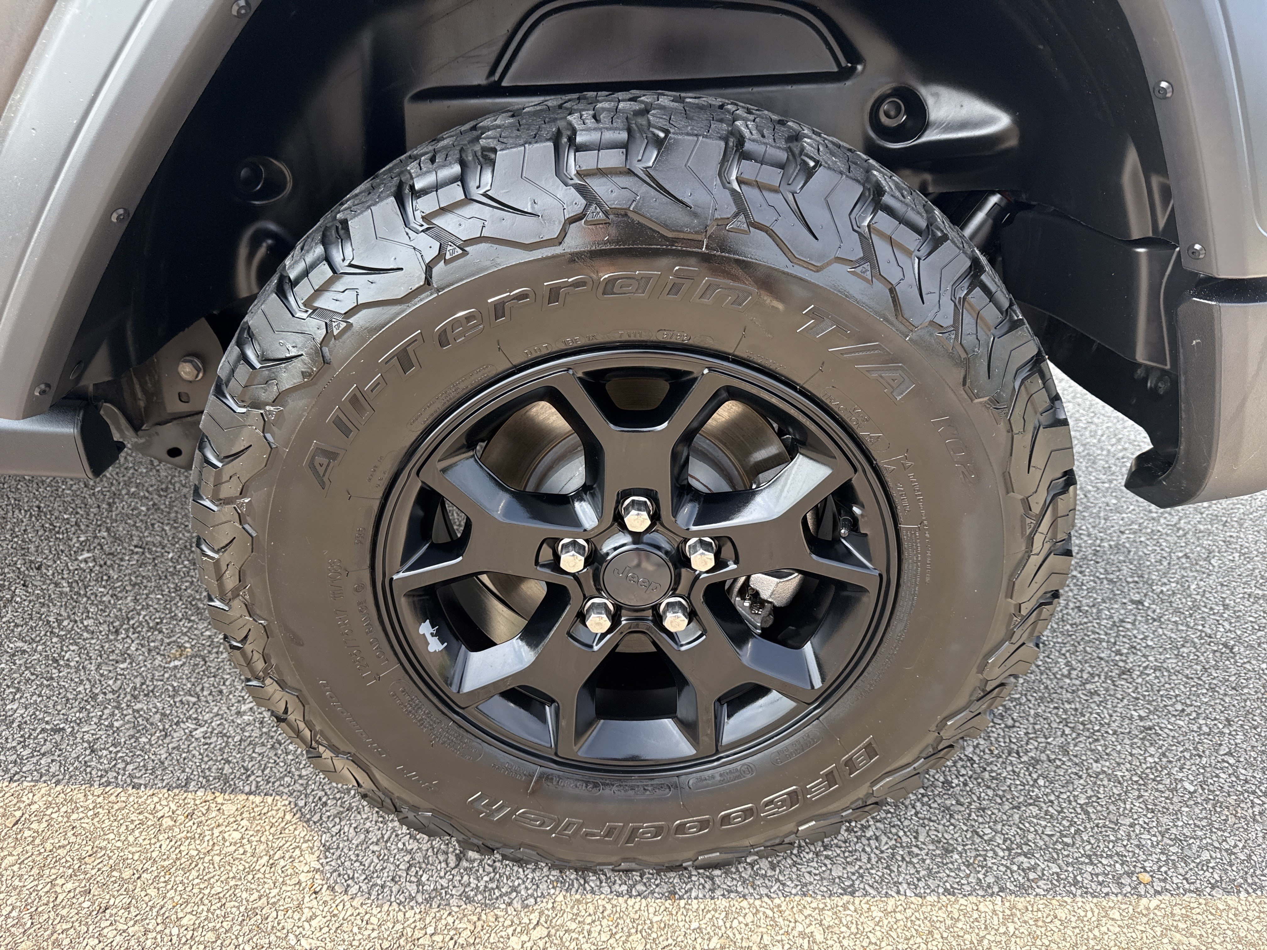 Used 2020 Granite Crystal Metallic Clearcoat Jeep Willys image 17