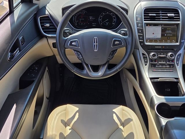 Used 2016 Platinum Lincoln Select image 13
