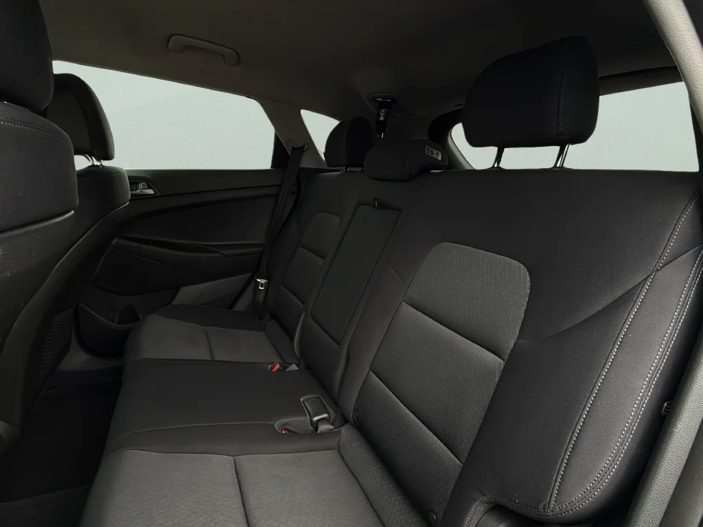 Used 2016 Coliseum Gray Hyundai Eco image 27