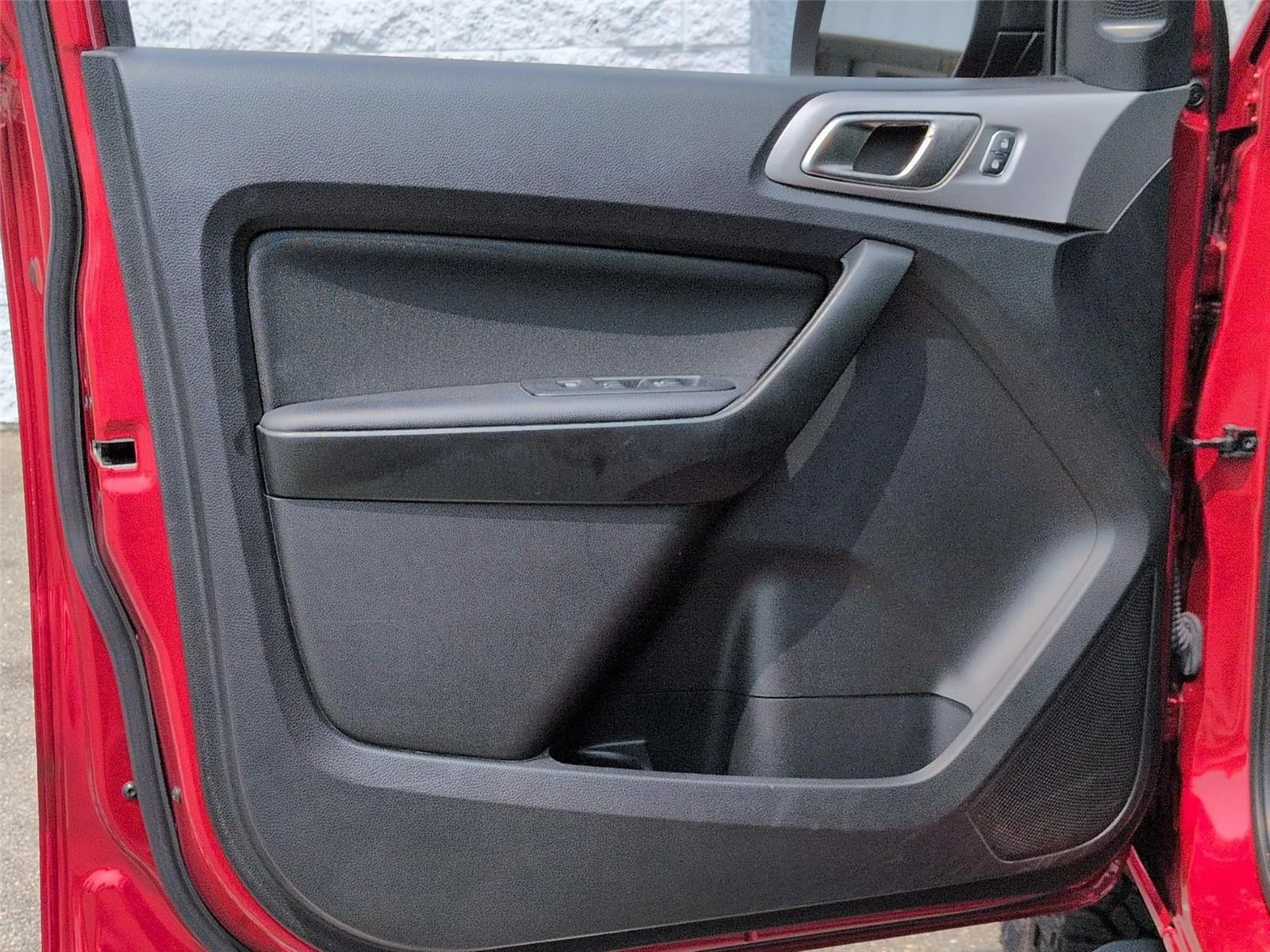 Used 2021 Rapid Red Metallic Tinted Clearcoat Ford XLT image 15