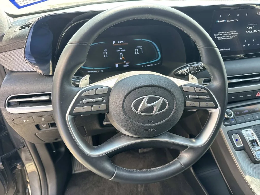 Used 2025 Gray Hyundai SEL image 35