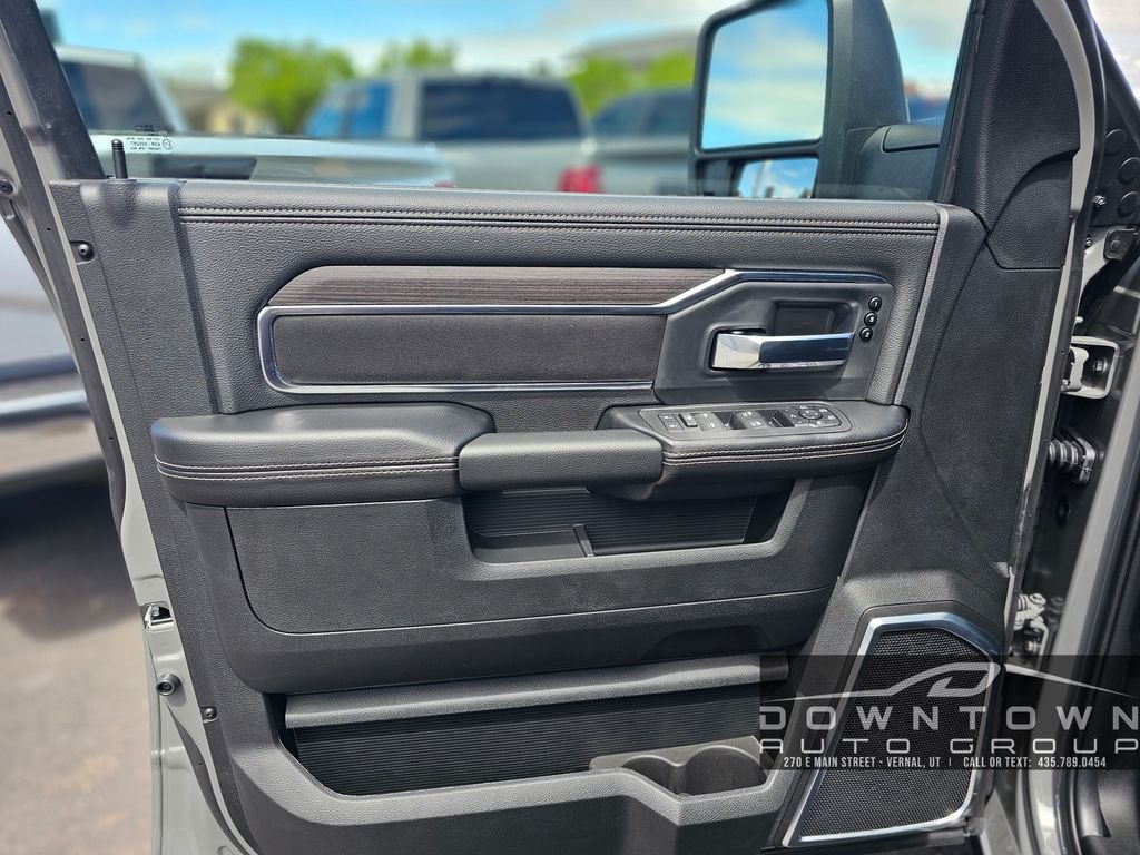 New 2026 Ceramic Gray Clear-Coat Exterior Paint RAM Laramie image 20