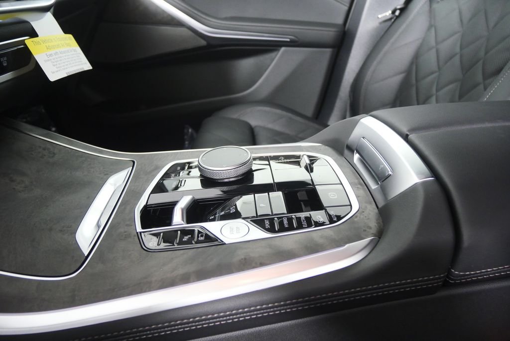 New 2026 Tanzanite Blue II Metallic BMW xDrive50e image 21