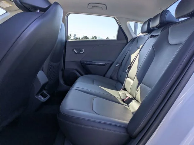 2025 Kia K4 EX - Photo 11