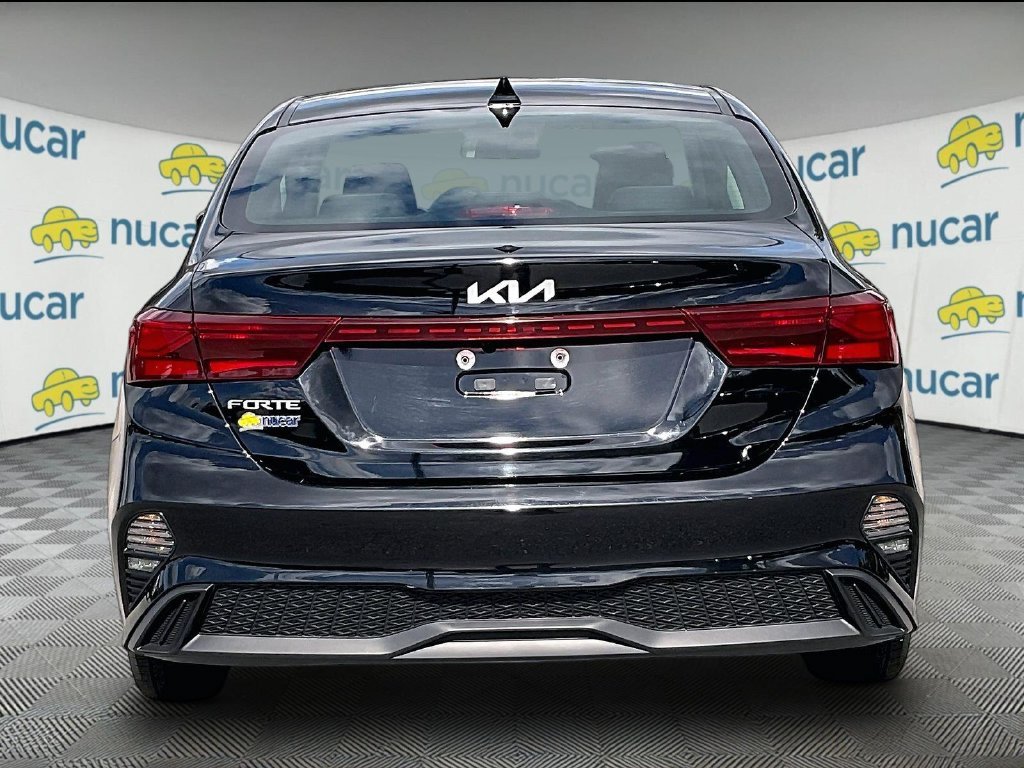 Used 2024 Aurora Black Kia LXS image 5
