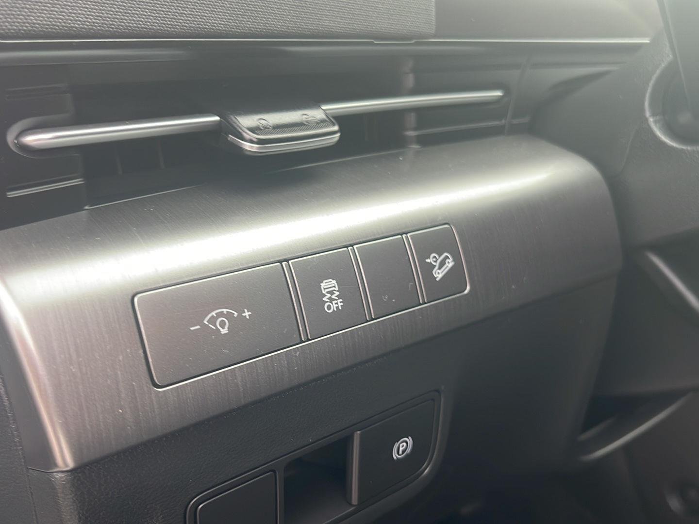 2025 Hyundai Kona SEL - Photo 25