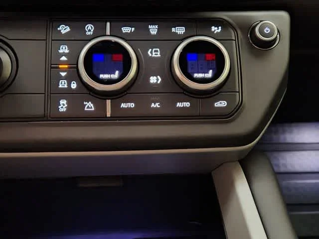 2026 Land Rover Defender V8 - Photo 19