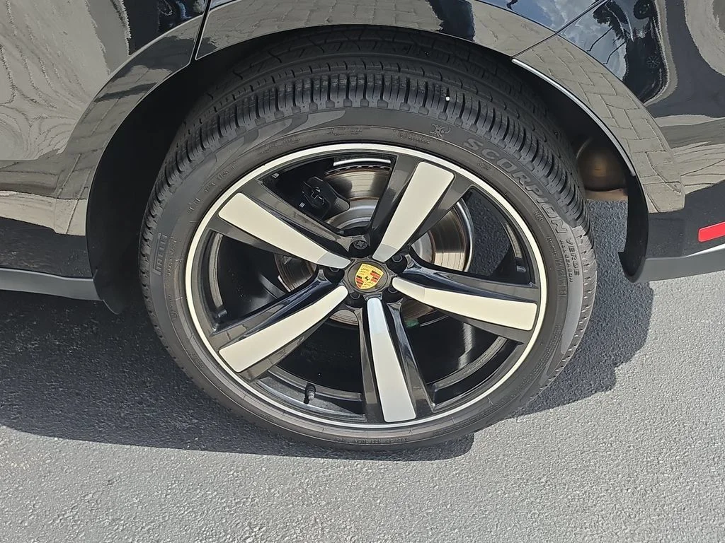 Used 2025 Black Porsche Base image 6