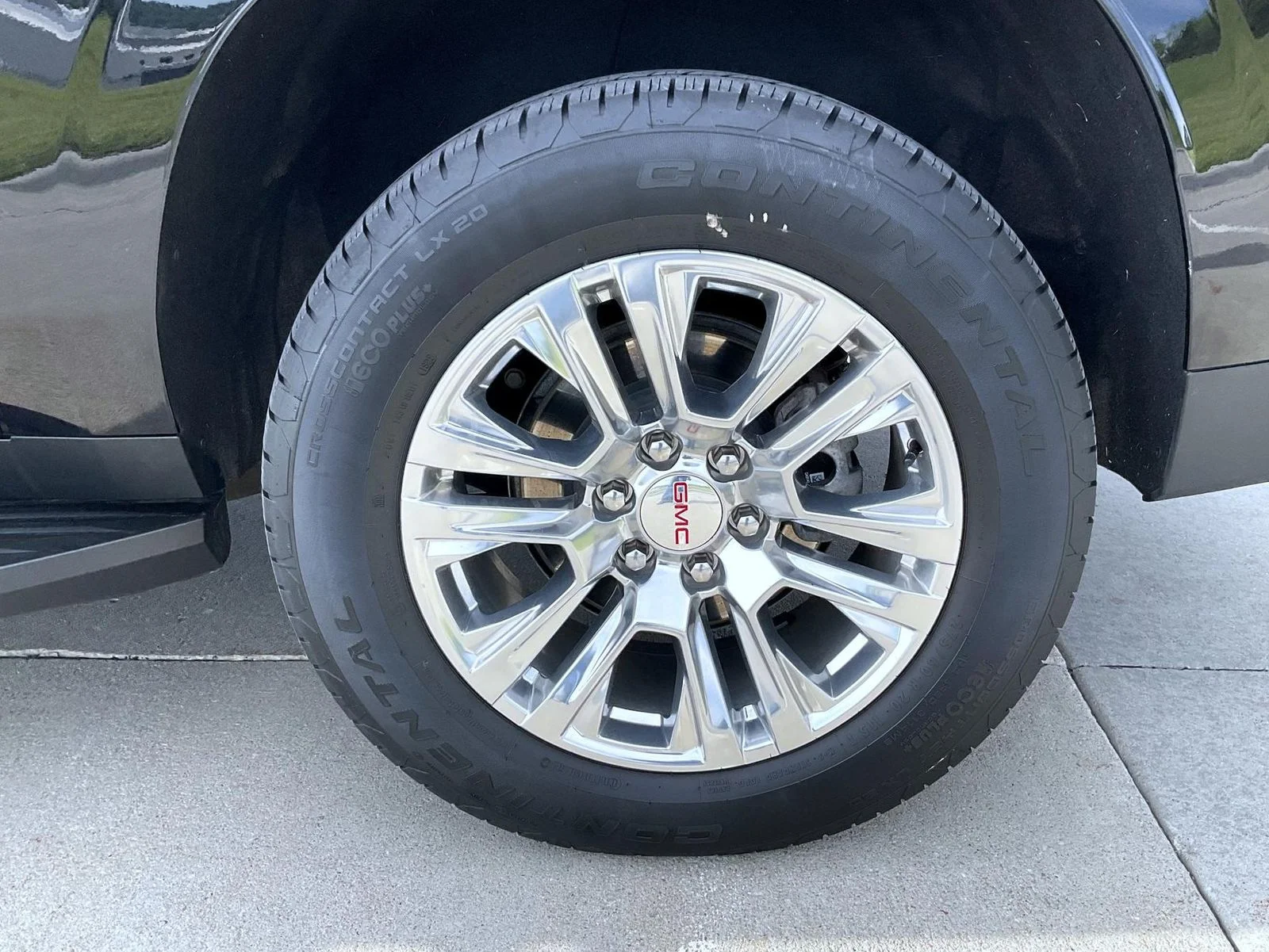 Used 2025 Black GMC Denali image 24