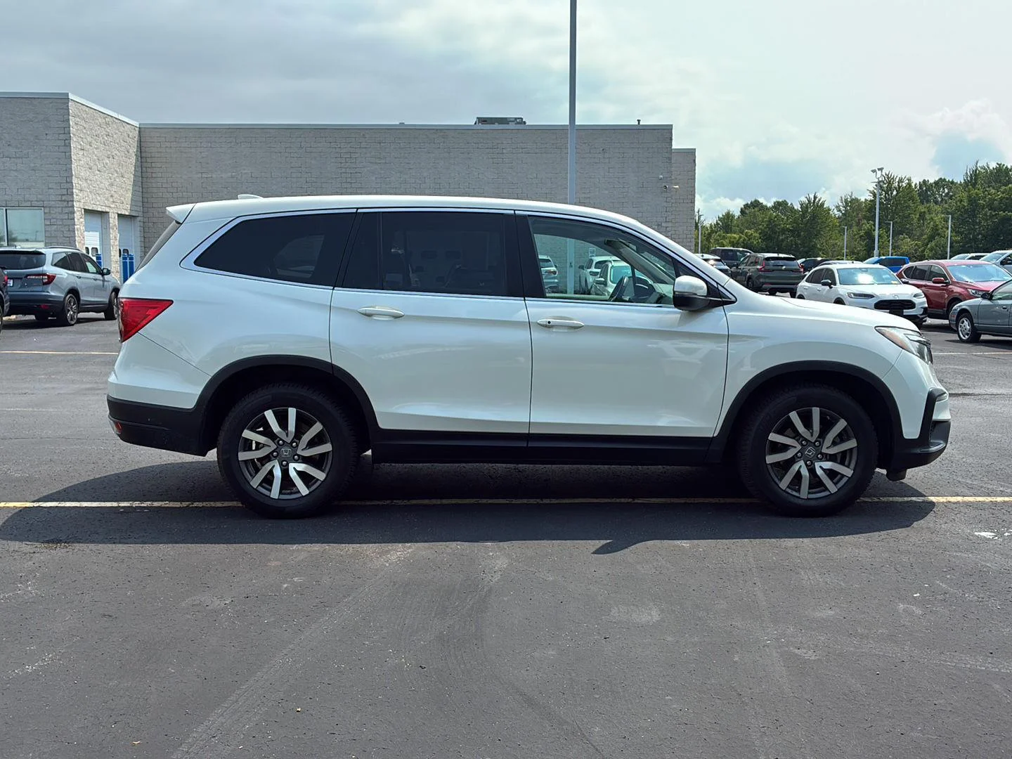 Used 2019 White Diamond Pearl Honda EX-L image 20