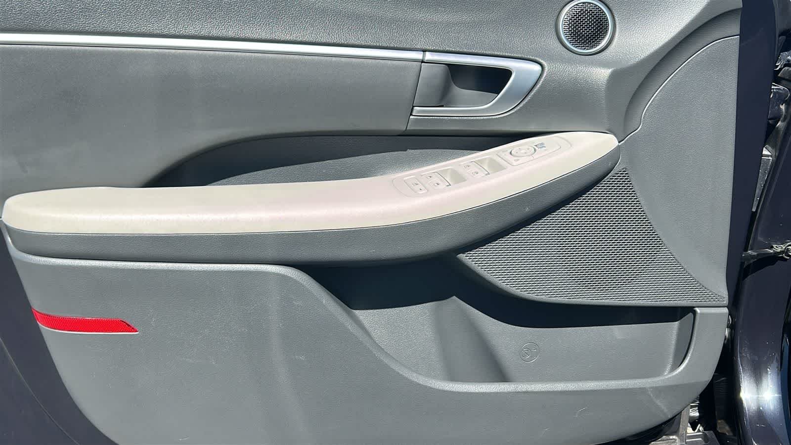 Certified Used 2025 Carbon Blue Hyundai SEL image 23