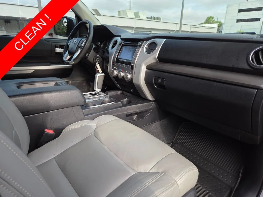 Used 2016 Silver Toyota SR5 image 13