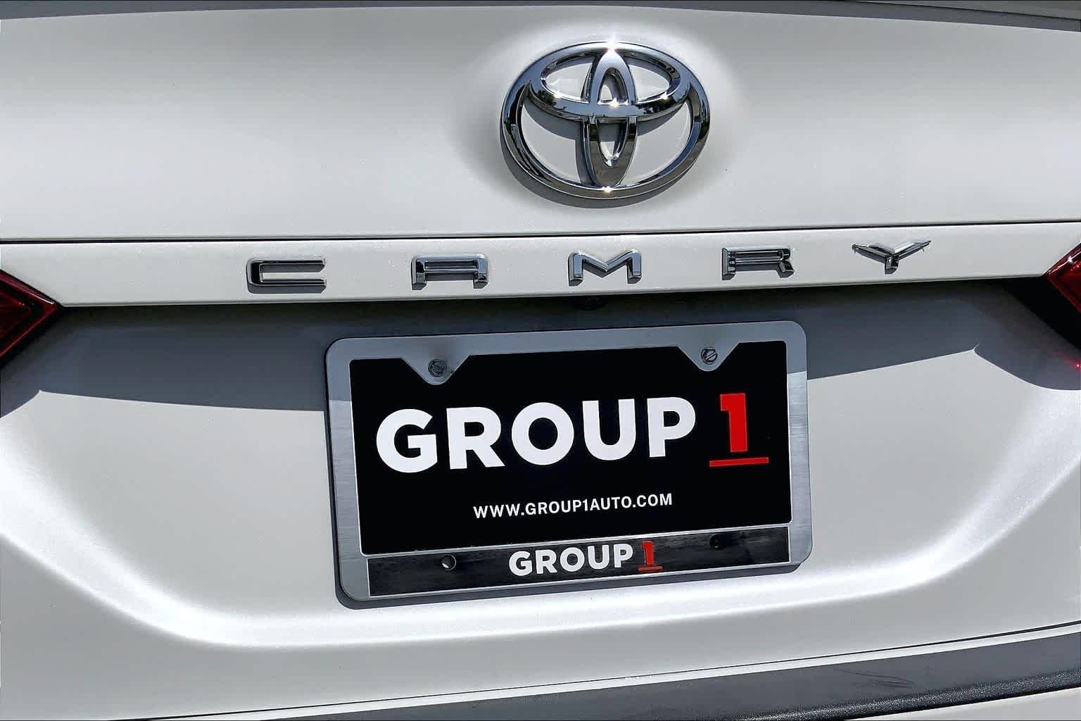 Used 2022 Wind Chill Pearl Toyota XLE image 10