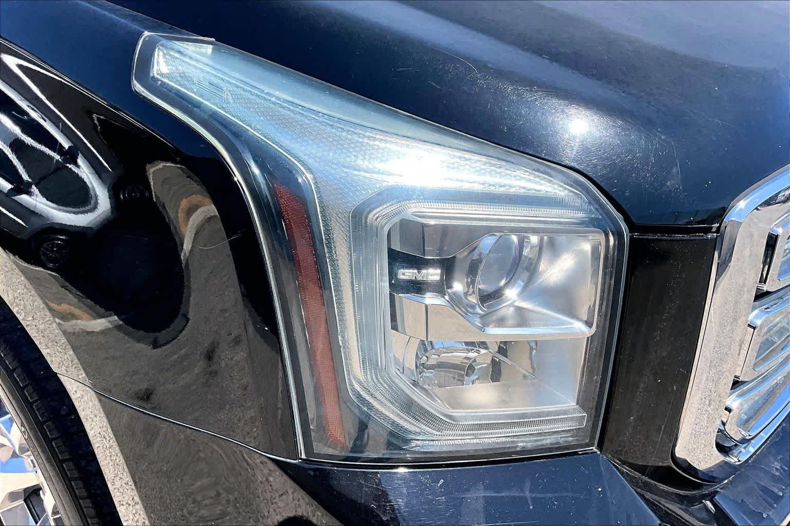 Used 2016 Onyx Black GMC SLE image 27