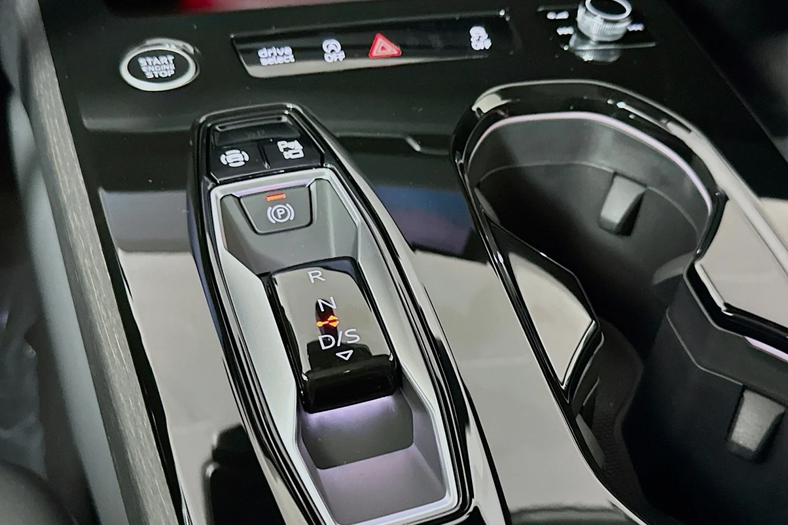 New 2026 Glacier White Metallic Audi Premium Plus image 7