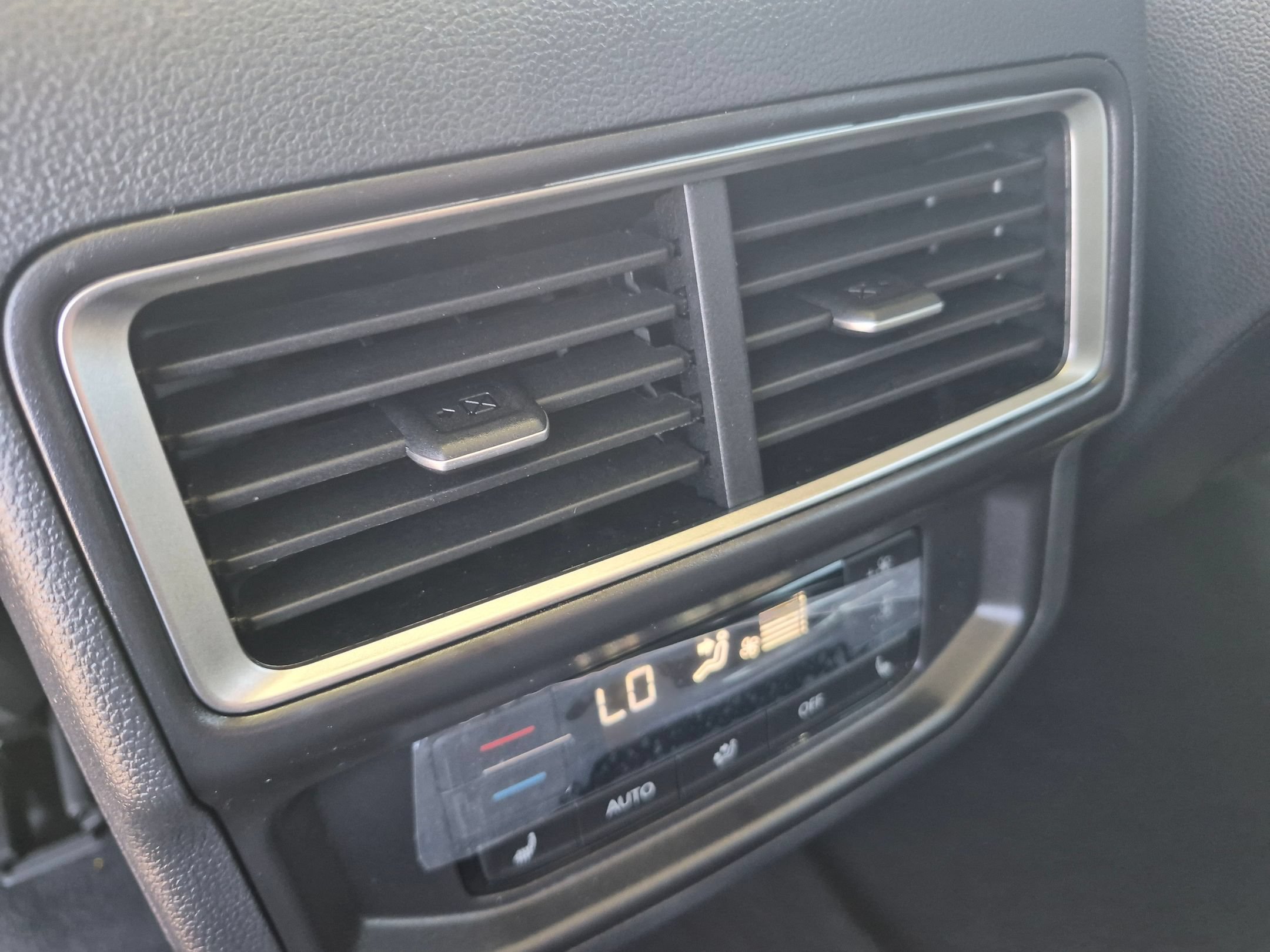 New 2026 Pure Gray Volkswagen 2.0T SEL image 25