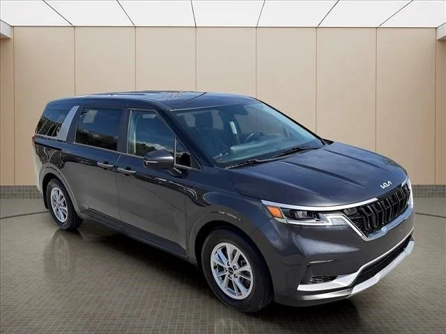 Used 2022 Gray Kia LXS image 3