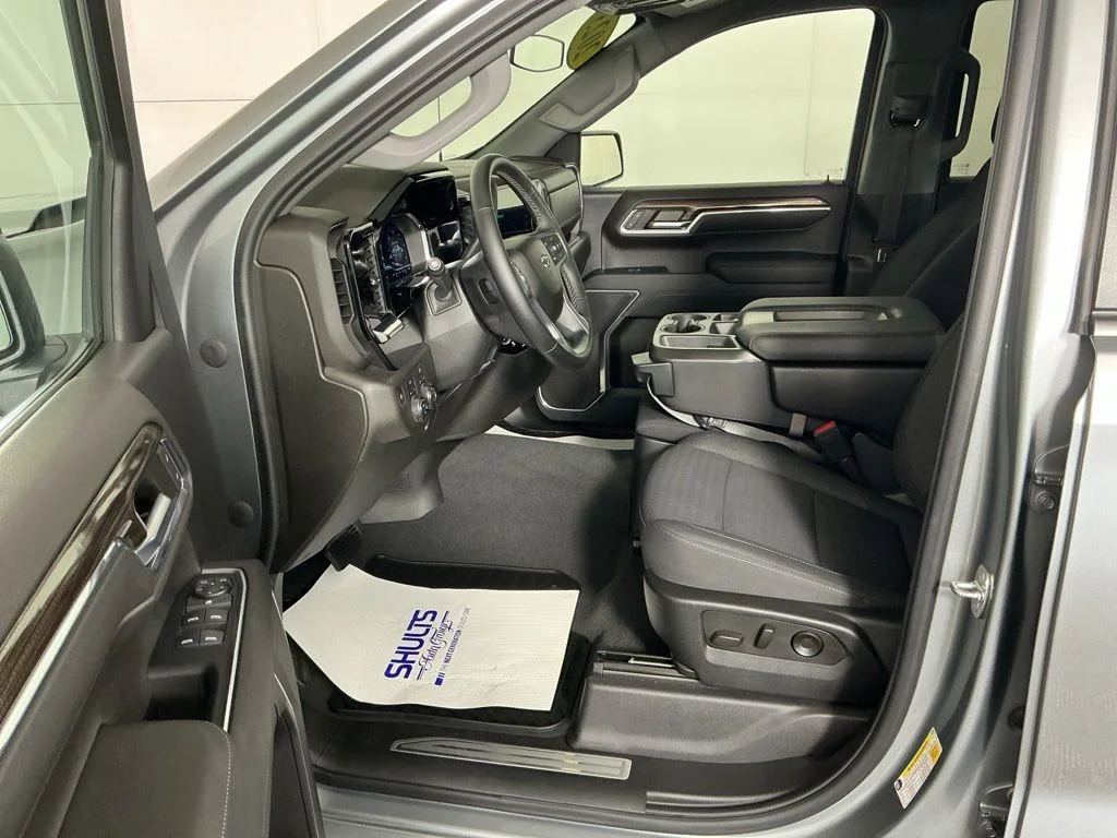 Used 2023 Gray Chevrolet RST image 16