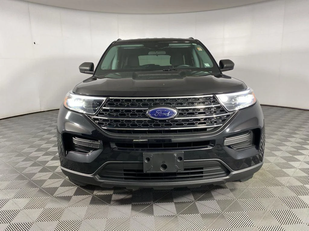 Used 2023 Black Metallic Ford XLT image 3