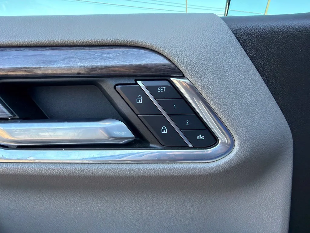 Used 2024 Iridescent Pearl Tricoat Chevrolet LTZ image 30