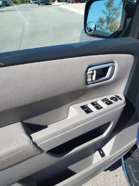 Used 2013 Silver Honda EX-L image 18