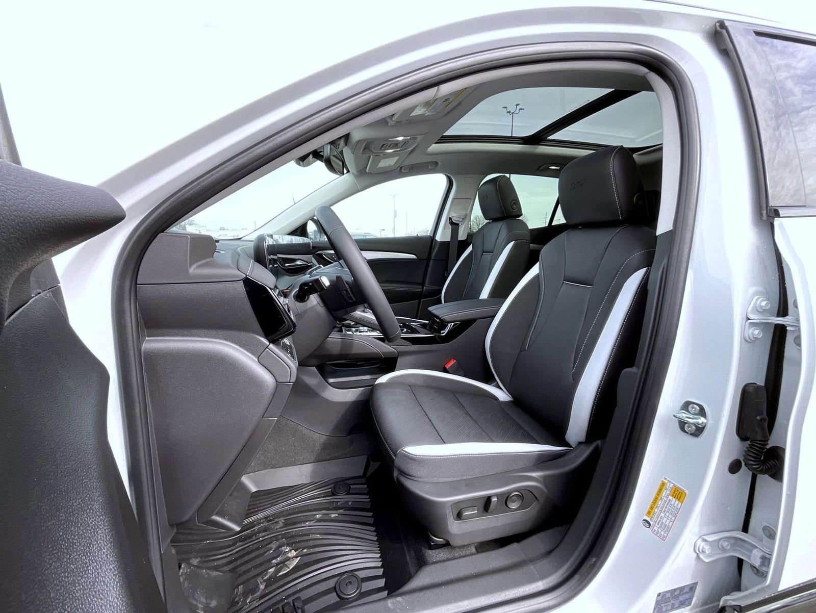 New 2026 Summit White Buick Sport Touring image 10
