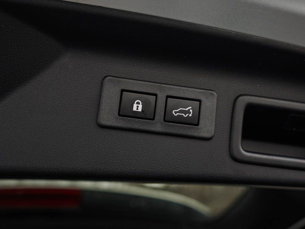 New 2026 CRYSTAL BLACK SILICA Subaru Premium image 9