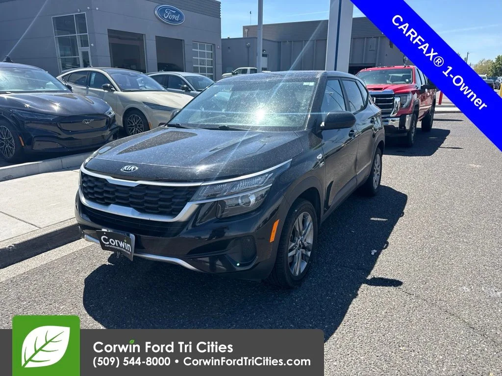 Used 2021 Cherry Black Kia LX image 4
