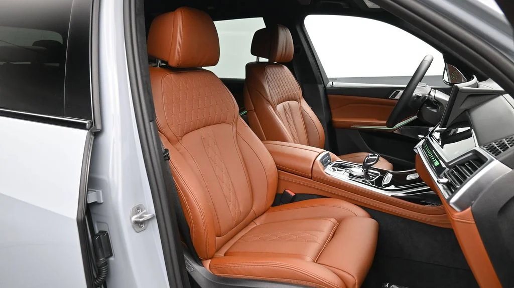 2025 BMW X7 ALPINA XB7 - Photo 17