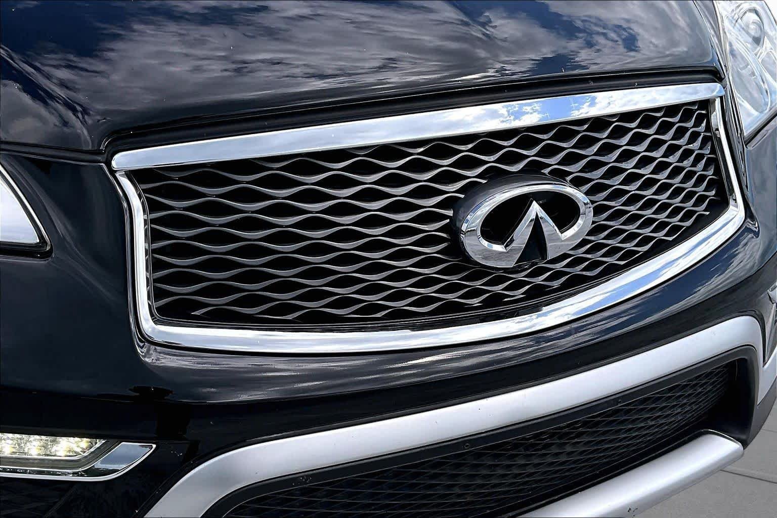 Used 2017 Black Obsidian INFINITI  image 29