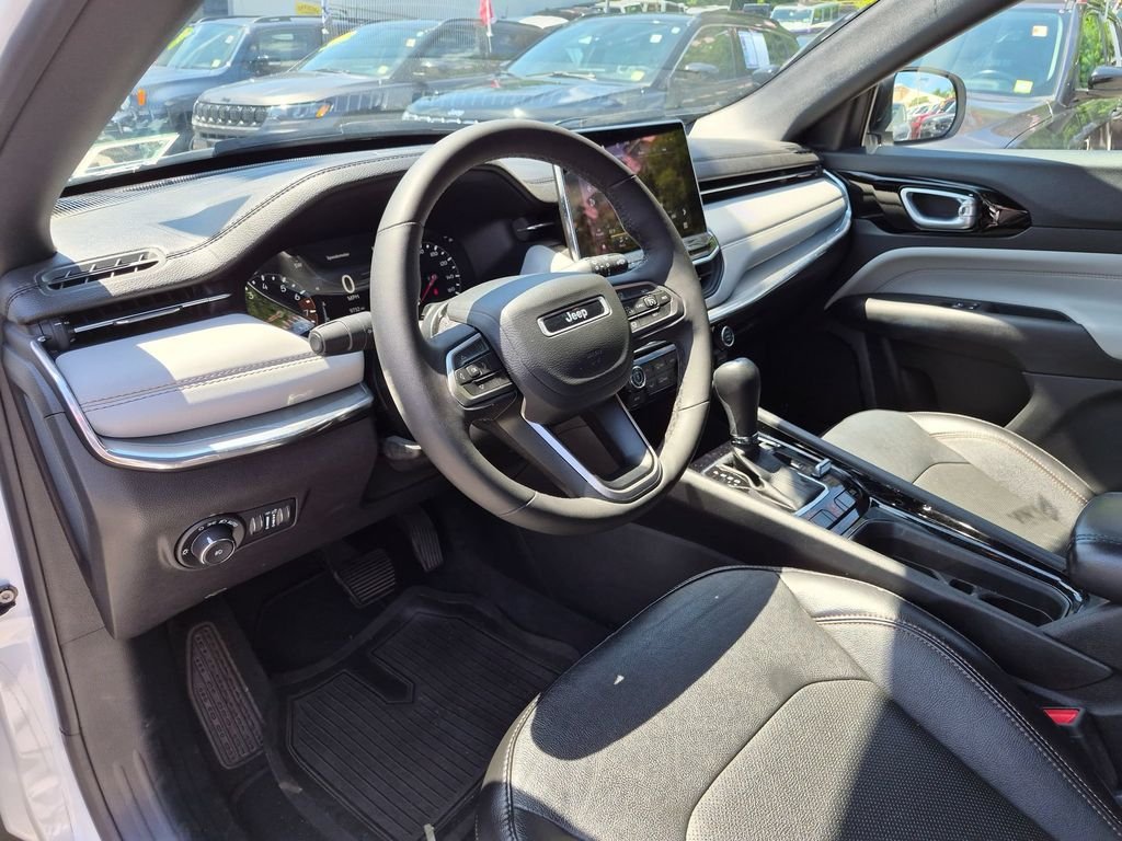 Used 2023 White Jeep Limited image 12