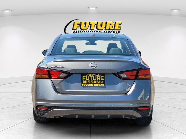 Used 2025 Gray Nissan 2.5 SV image 8