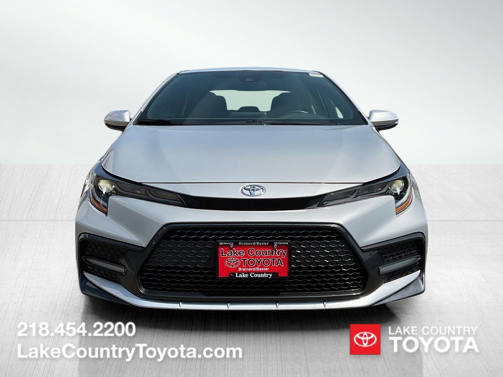 Used 2022 Silver Toyota SE image 8