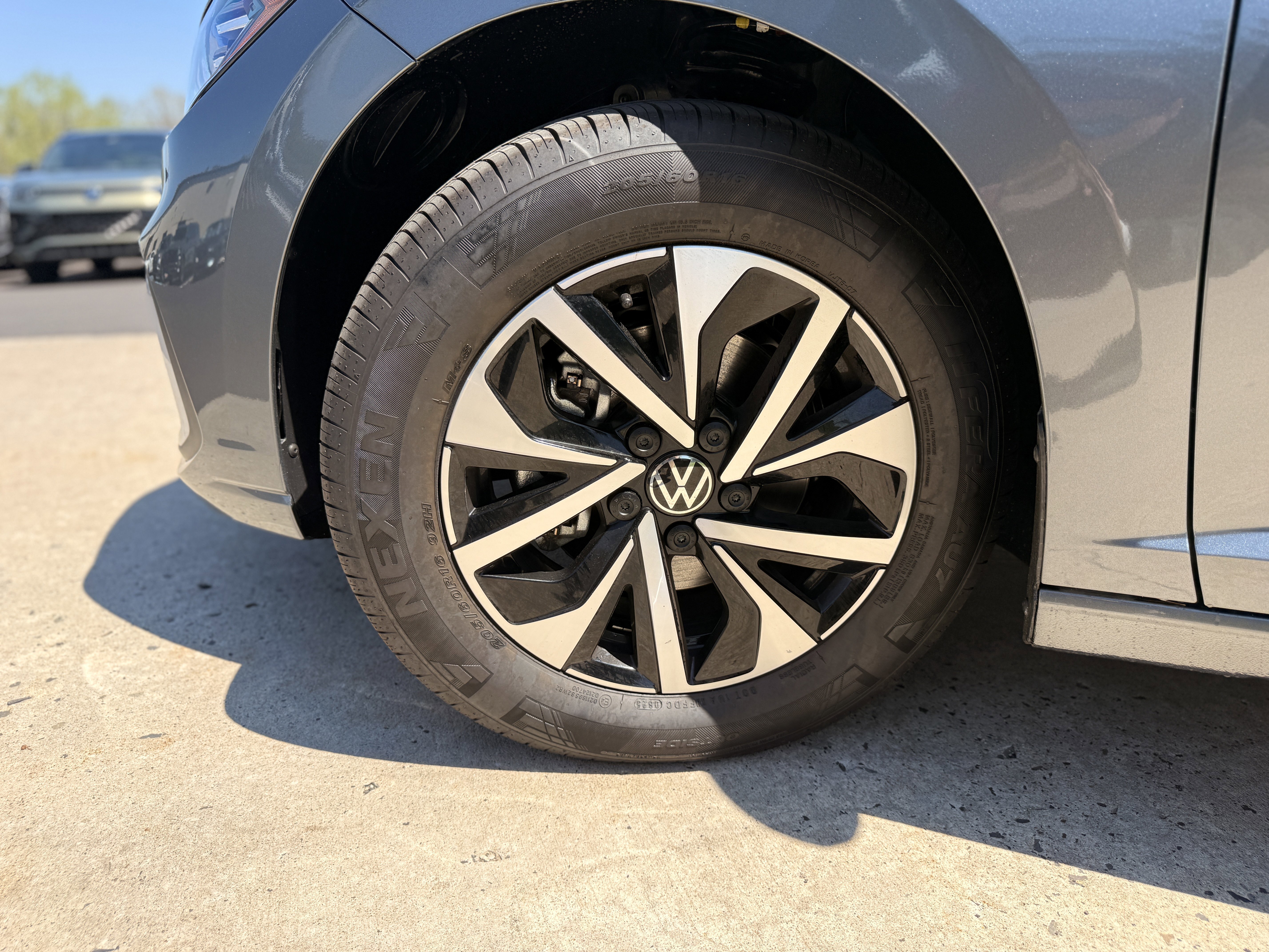 New 2026 Platinum Gray Metallic Volkswagen S image 17