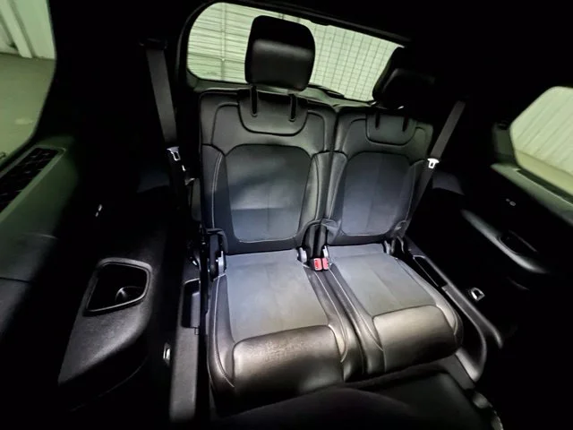 Used 2025 Red Jeep Altitude X image 21