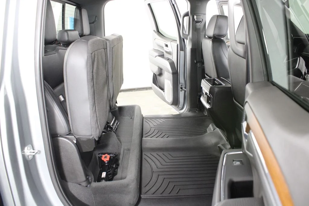Used 2024 Silver GMC Denali image 13