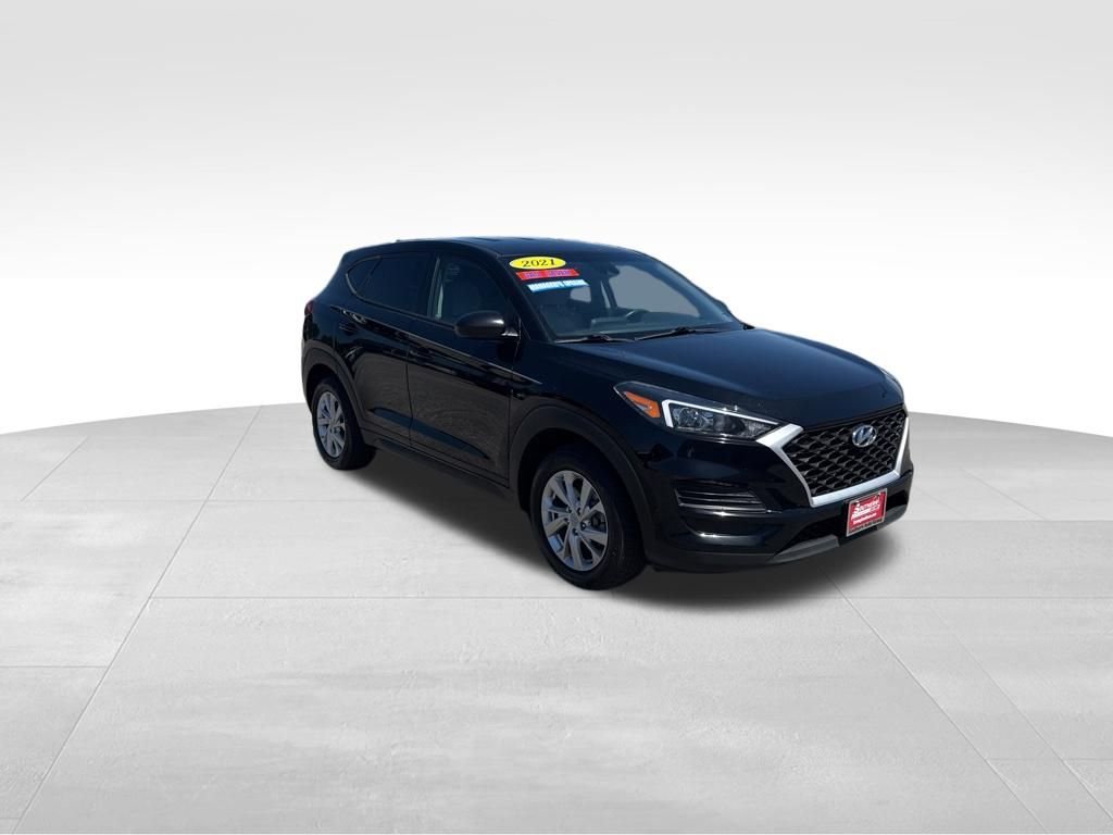Used 2021 Black Hyundai SE image 8