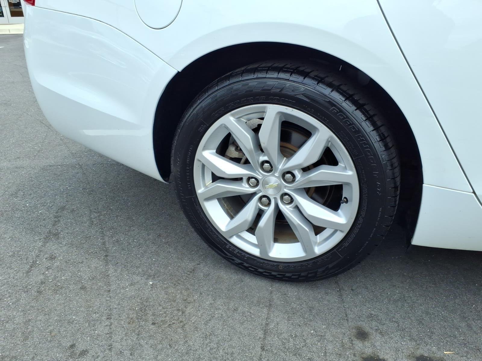 Used 2016 Summit White Chevrolet LT image 9