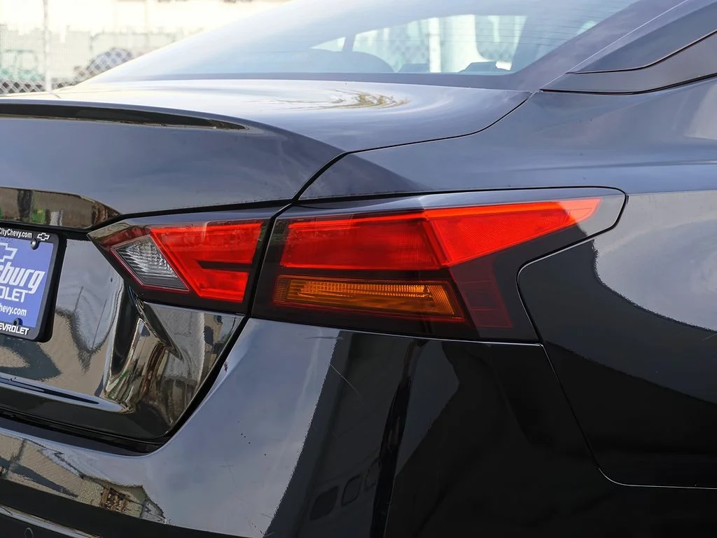 2025 Nissan Altima SV - Photo 13