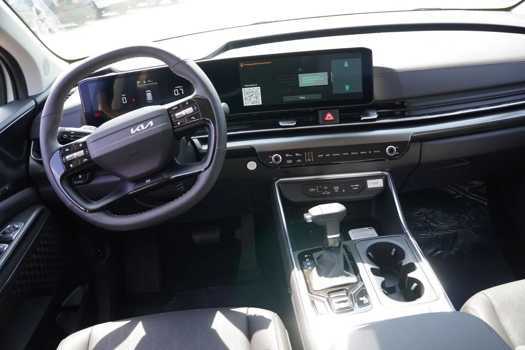 New 2027 Snow White Pearl Kia EX image 13