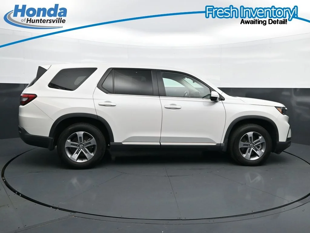 Used 2025 Platinum White Pearl Honda EX-L image 11